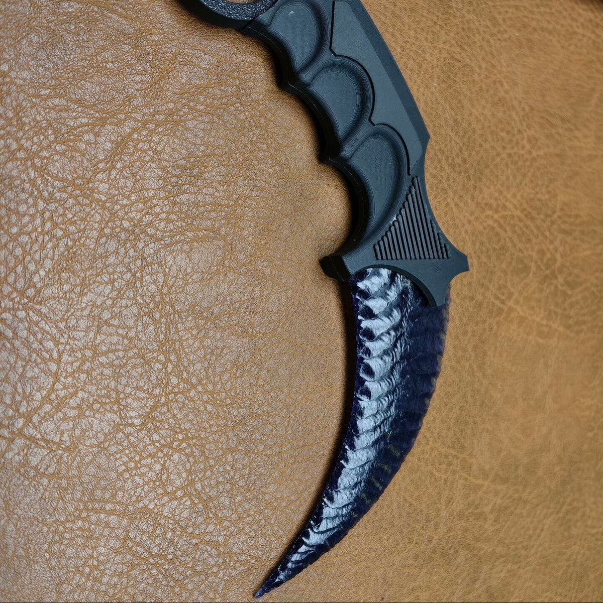 The Reaver's Claw | Void Energy Karambit