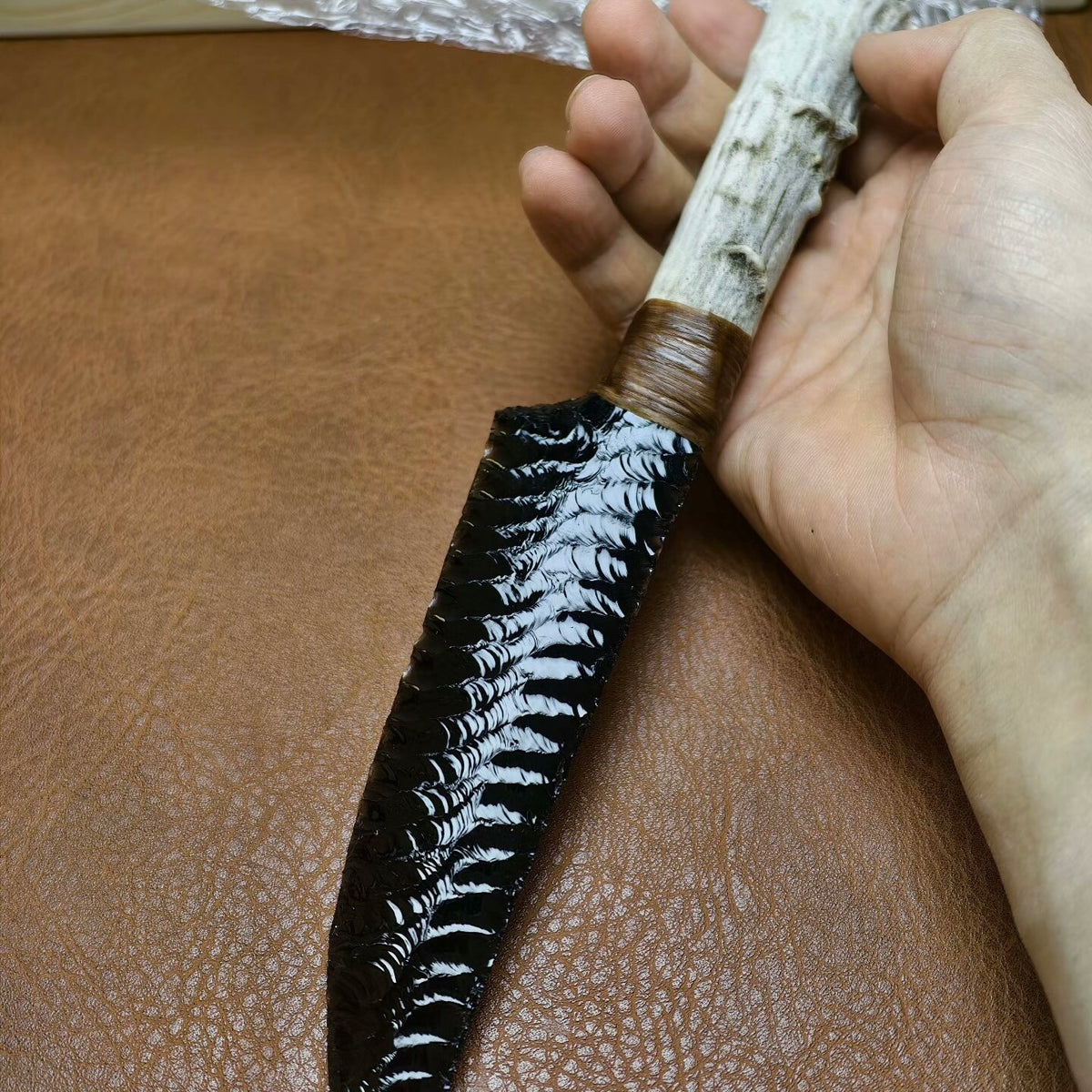 The Northern Ranger | Raw Obsidian & Natural Antler Knife