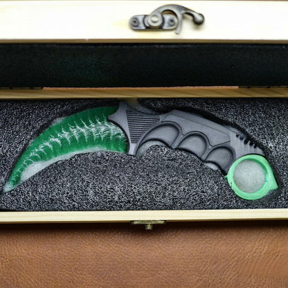 The Toxic Fang | Gamma Emerald Karambit